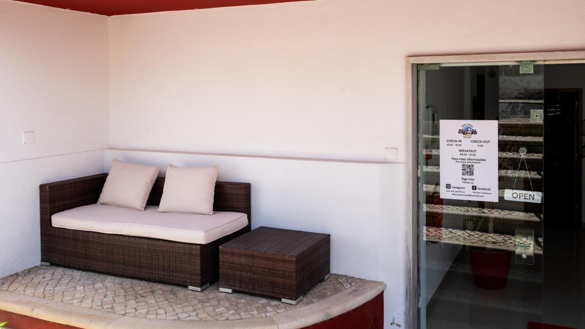 West Side Guesthouse Peniche Eksteriør billede