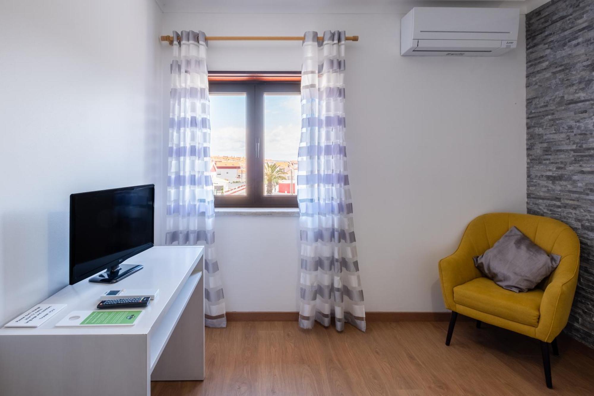 West Side Guesthouse Peniche Eksteriør billede