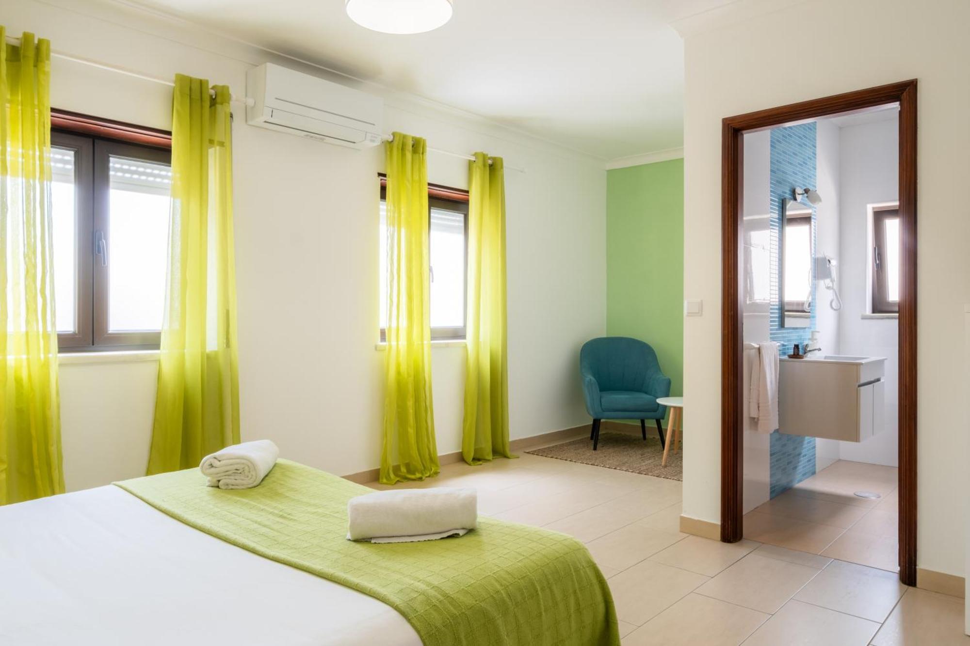 West Side Guesthouse Peniche Eksteriør billede